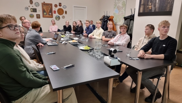 Võru linna noortevolikogu pidas esimese istungi